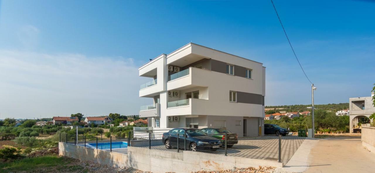 Апартаменти Apartmanska Kuca Luna Бибинє Екстер'єр фото